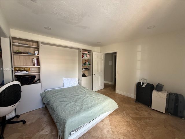 1070 Capistrano, Weston, FL 33326