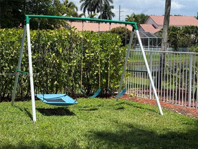 1070 Capistrano, Weston, FL 33326