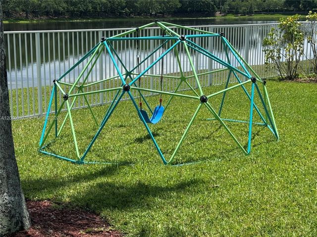 1070 Capistrano, Weston, FL 33326