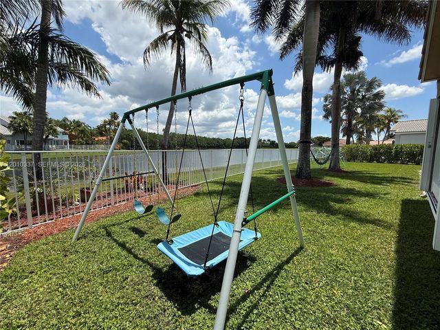 1070 Capistrano, Weston, FL 33326