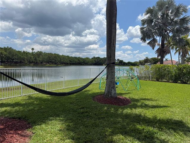 1070 Capistrano, Weston, FL 33326