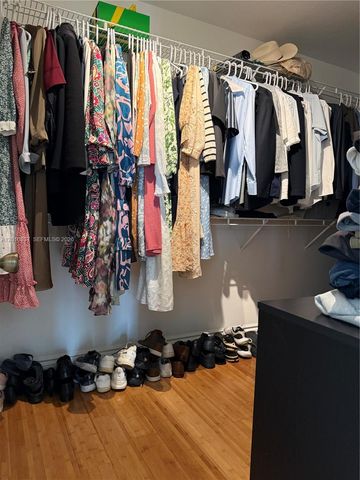 1070 Capistrano, Weston, FL 33326