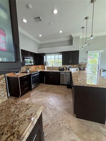 1070 Capistrano, Weston, FL 33326