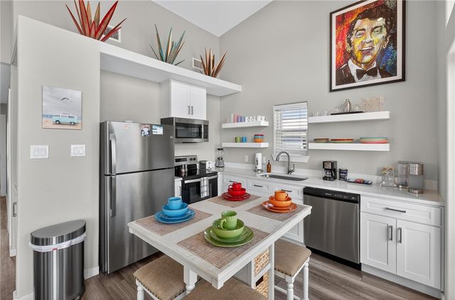 418 S 9th St, Port Aransas, TX 78373