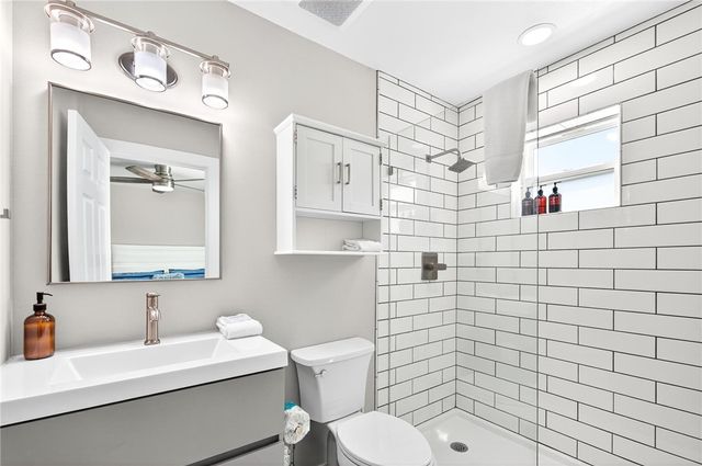 418 S 9th St, Port Aransas, TX 78373