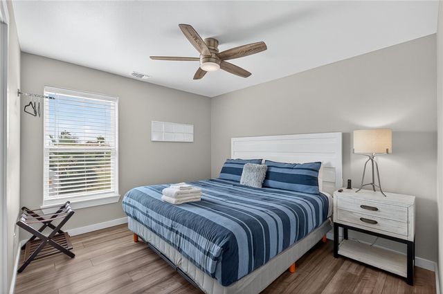 418 S 9th St, Port Aransas, TX 78373