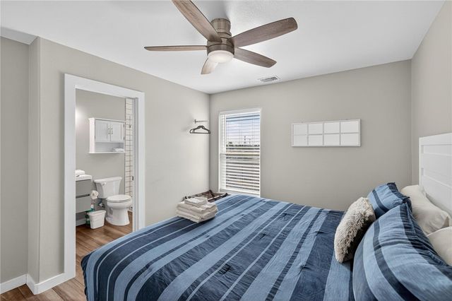 418 S 9th St, Port Aransas, TX 78373