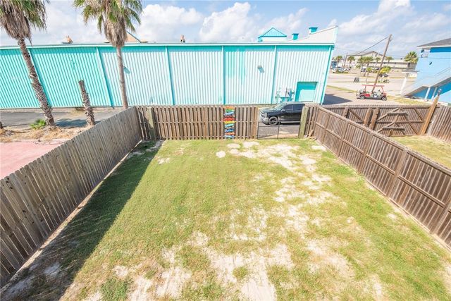 418 S 9th St, Port Aransas, TX 78373