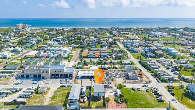 418 S 9th St, Port Aransas, TX 78373