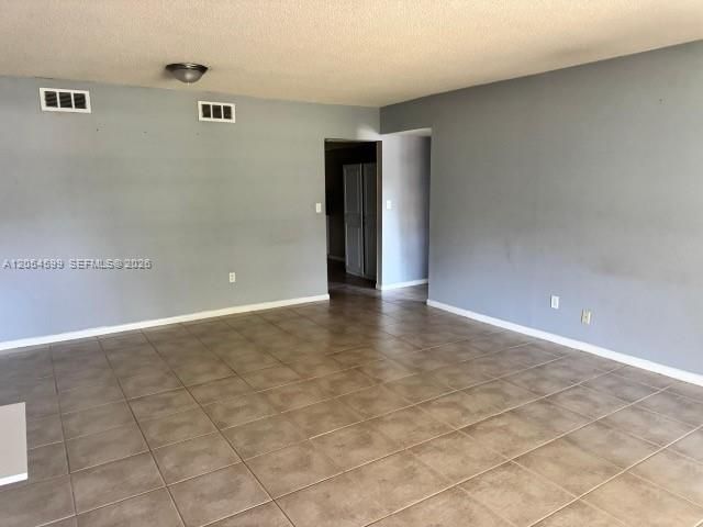 380 E Laurel Dr 4D, Margate, FL 33063