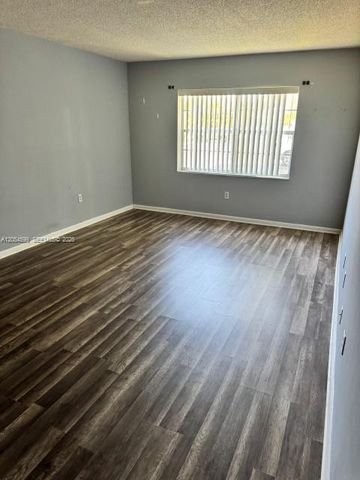 380 E Laurel Dr 4D, Margate, FL 33063