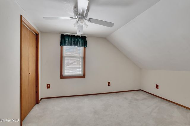 31 Saint George Place, Colonie, NY 12304