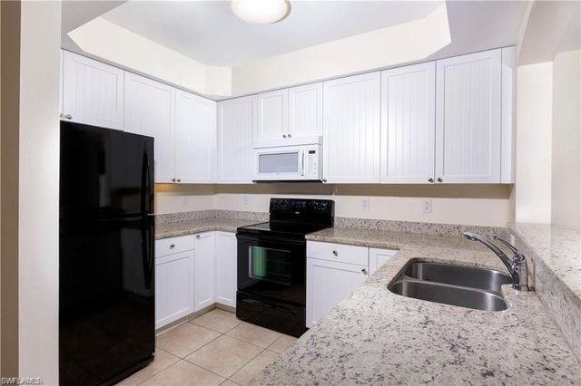 1100 Pine Ridge RD B102, Naples, FL 34108