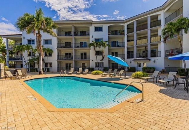 1100 Pine Ridge RD B102, Naples, FL 34108