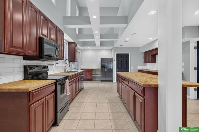 5116 Pine Street, Omaha, NE 68106