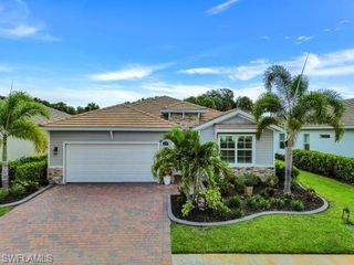 426 Tamarindo LN, Naples, FL 34114