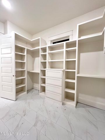 2142 Lauren Way, Hernando, MS 38632