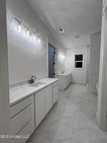 2142 Lauren Way, Hernando, MS 38632