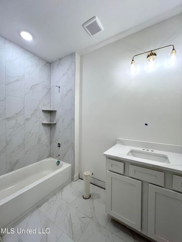 2142 Lauren Way, Hernando, MS 38632