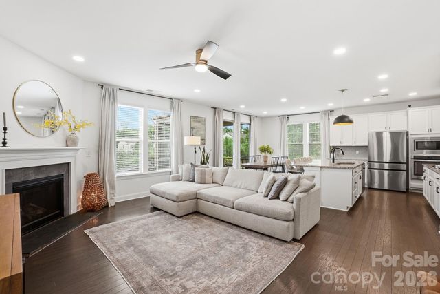 17504 Austins Creek Drive, Charlotte, NC 28278