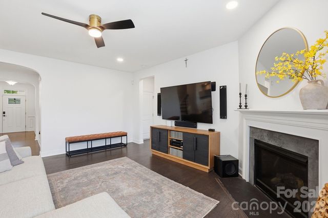 17504 Austins Creek Drive, Charlotte, NC 28278