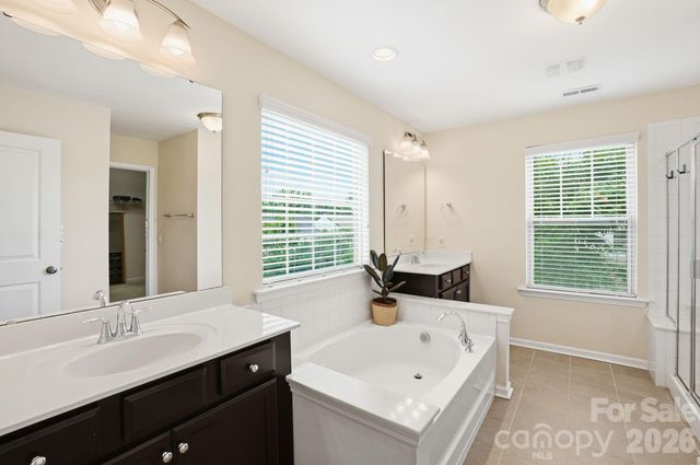 17504 Austins Creek Drive, Charlotte, NC 28278