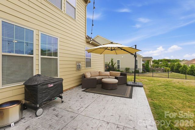 17504 Austins Creek Drive, Charlotte, NC 28278