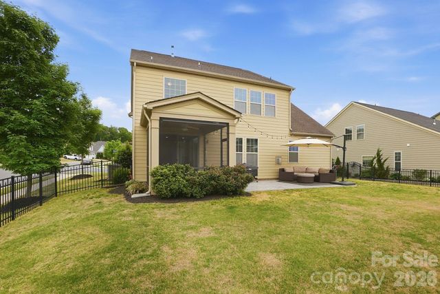 17504 Austins Creek Drive, Charlotte, NC 28278