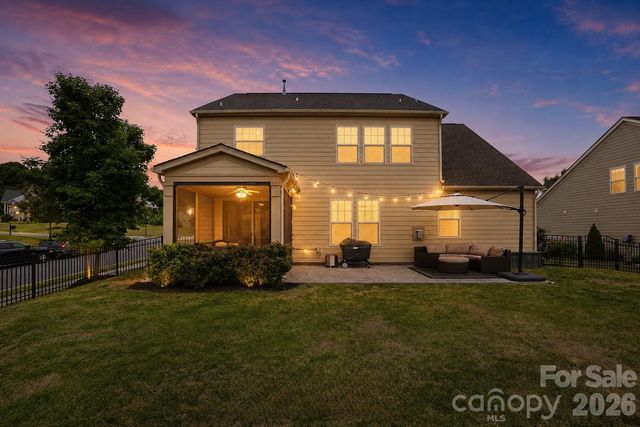 17504 Austins Creek Drive, Charlotte, NC 28278