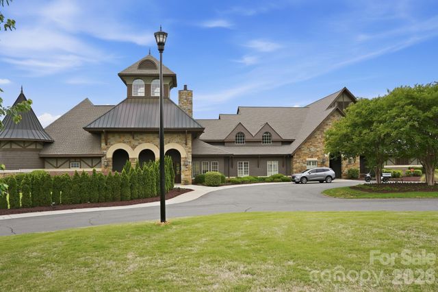17504 Austins Creek Drive, Charlotte, NC 28278