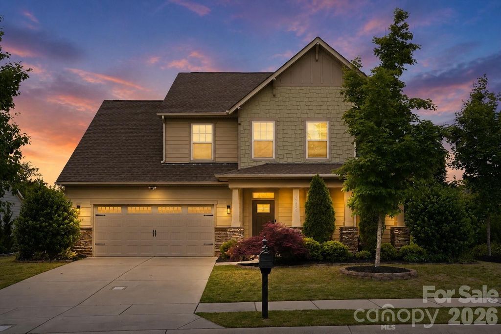 17504 Austins Creek Drive, Charlotte, NC 28278