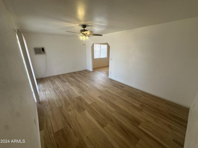 2616 E SOUTHGATE Avenue 2, Phoenix, AZ 85040