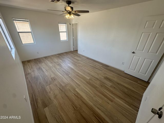 2616 E SOUTHGATE Avenue 2, Phoenix, AZ 85040