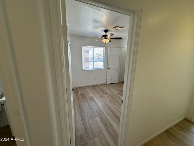 2616 E SOUTHGATE Avenue 2, Phoenix, AZ 85040