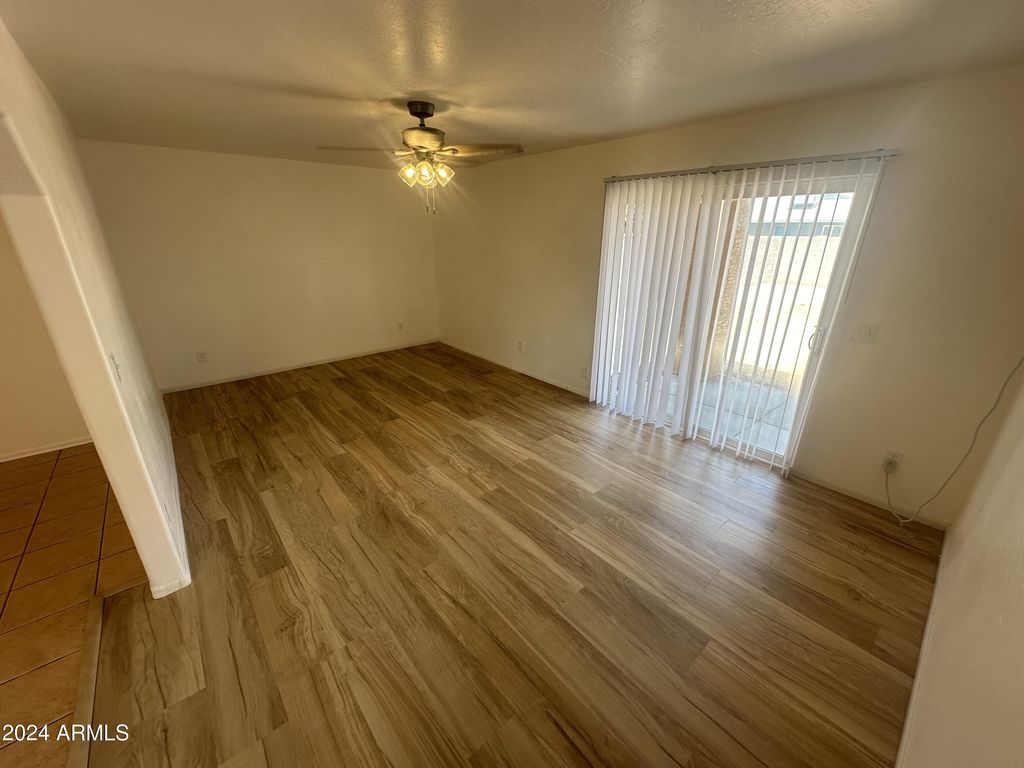 Image 17 of property listing at 2616 E SOUTHGATE Avenue 2, Phoenix, AZ 85040