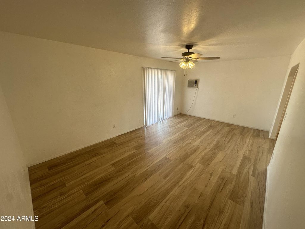 Image 19 of property listing at 2616 E SOUTHGATE Avenue 2, Phoenix, AZ 85040