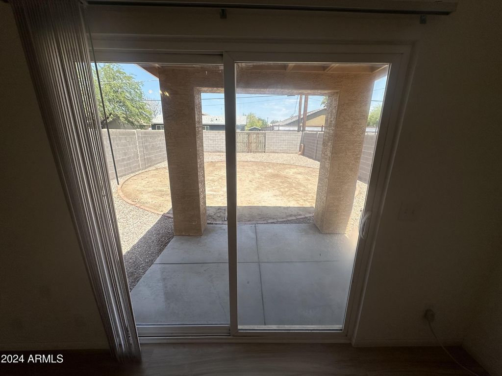 Image 21 of property listing at 2616 E SOUTHGATE Avenue 2, Phoenix, AZ 85040