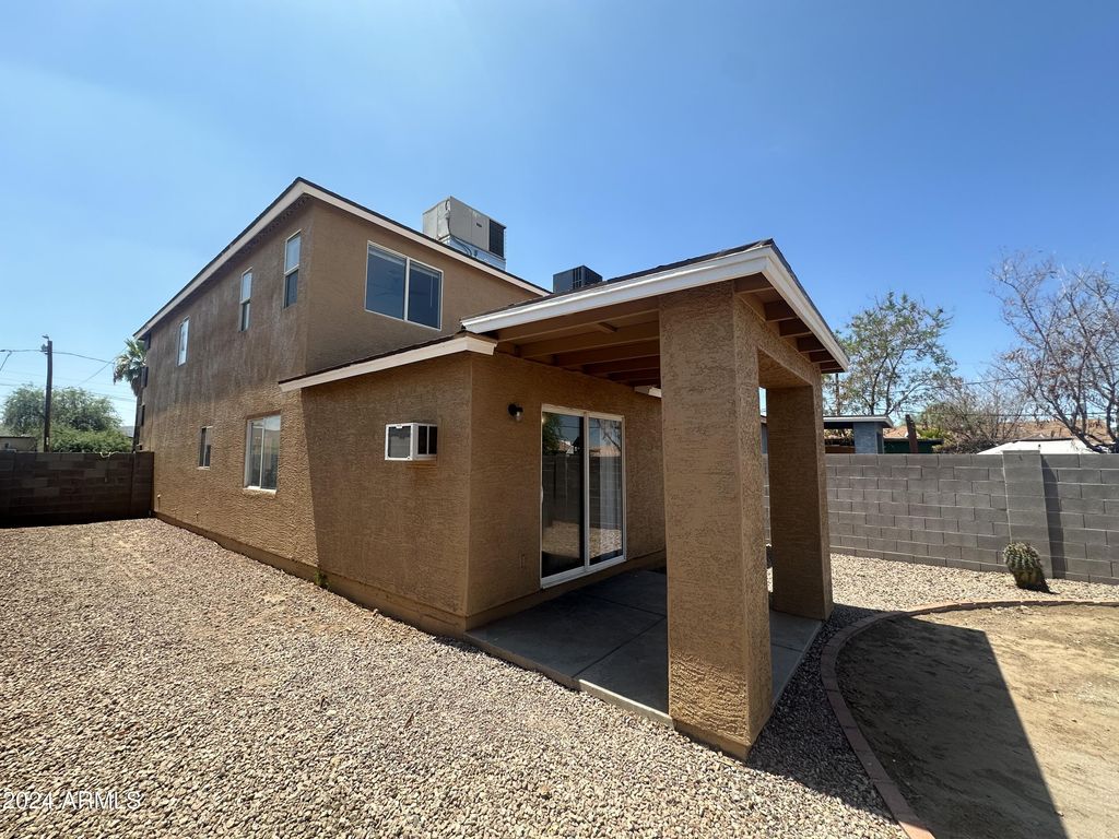 Image 28 of property listing at 2616 E SOUTHGATE Avenue 2, Phoenix, AZ 85040