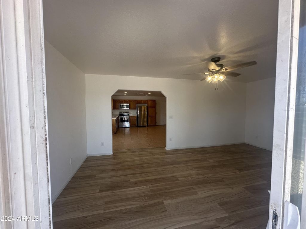 Image 30 of property listing at 2616 E SOUTHGATE Avenue 2, Phoenix, AZ 85040