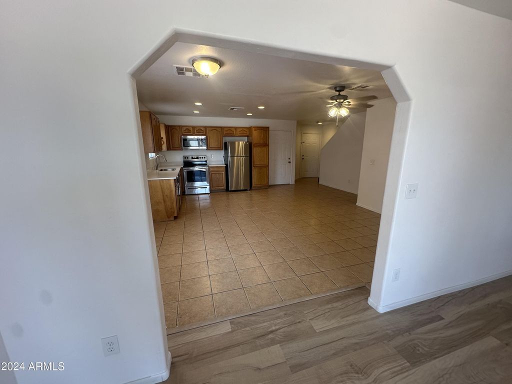 Image 31 of property listing at 2616 E SOUTHGATE Avenue 2, Phoenix, AZ 85040