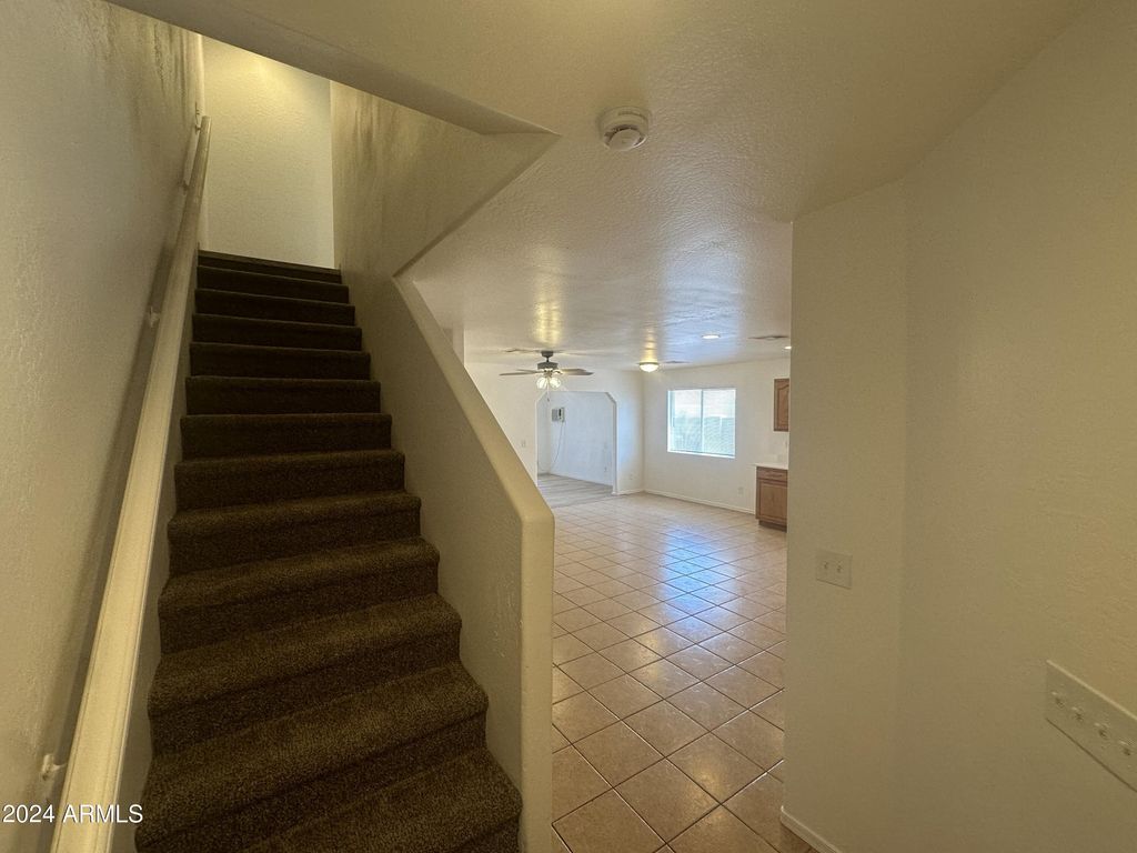 Image 34 of property listing at 2616 E SOUTHGATE Avenue 2, Phoenix, AZ 85040