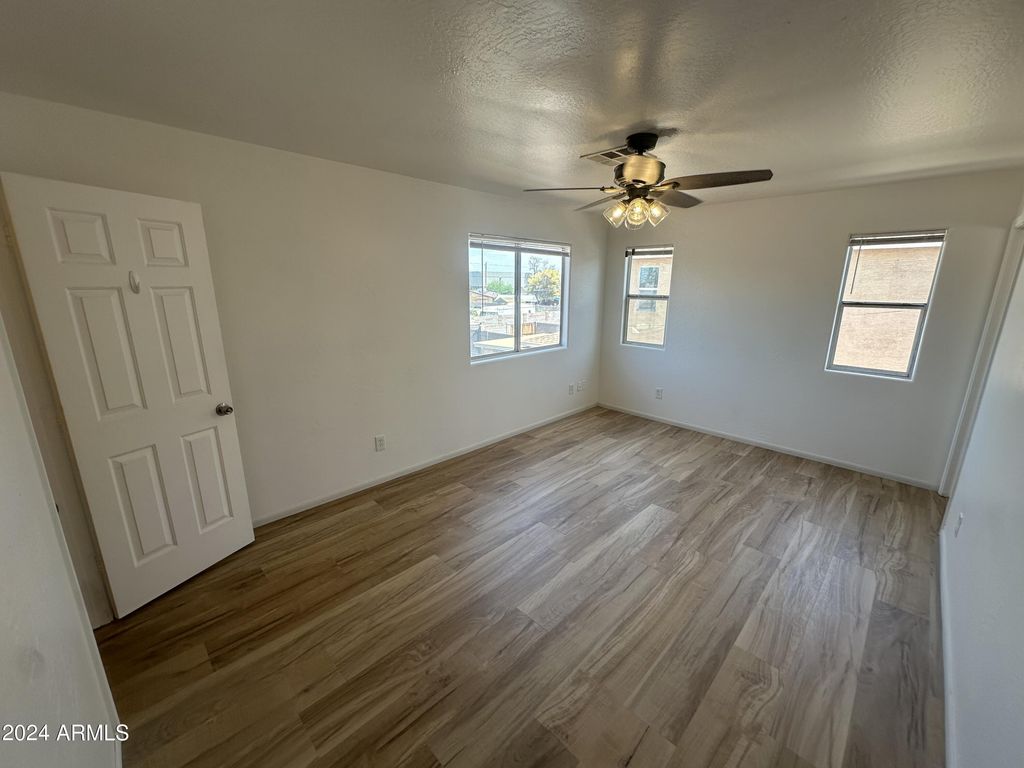 Image 39 of property listing at 2616 E SOUTHGATE Avenue 2, Phoenix, AZ 85040