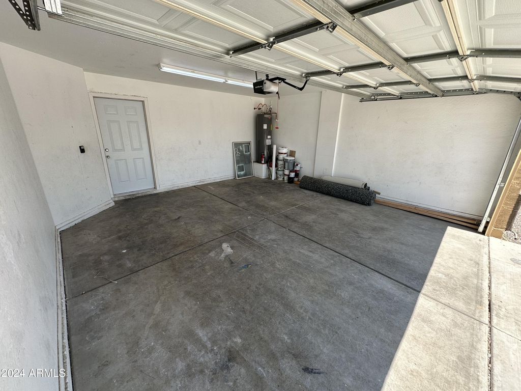 Image 4 of property listing at 2616 E SOUTHGATE Avenue 2, Phoenix, AZ 85040