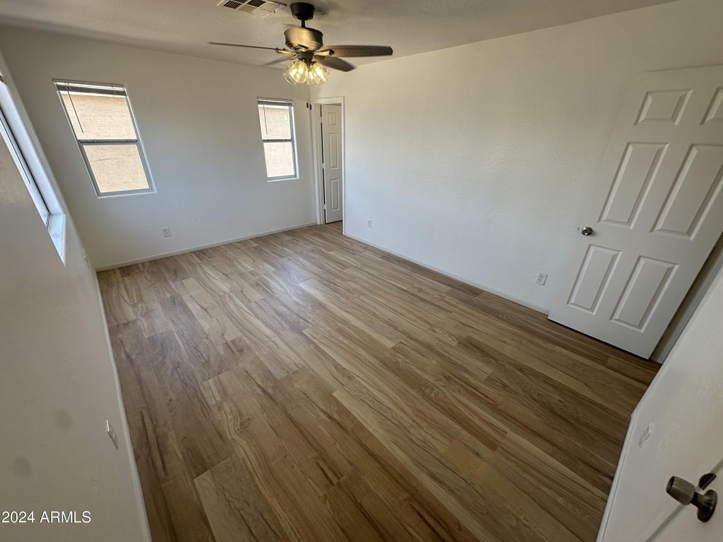 Image 40 of property listing at 2616 E SOUTHGATE Avenue 2, Phoenix, AZ 85040