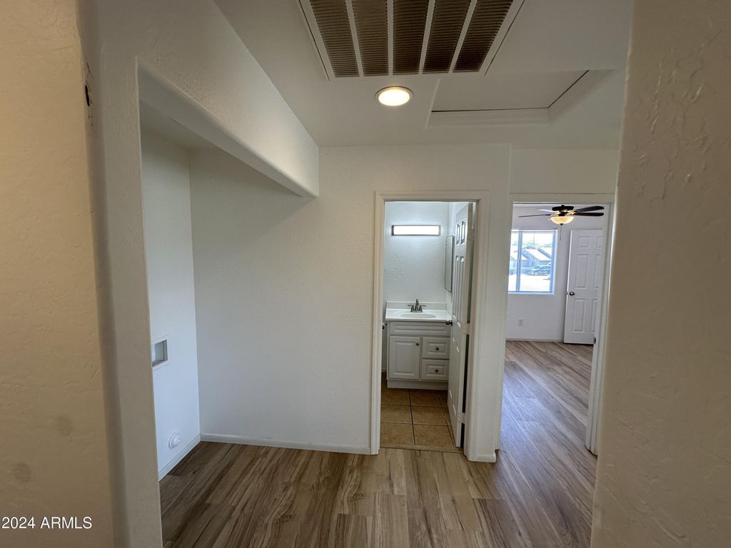 Image 50 of property listing at 2616 E SOUTHGATE Avenue 2, Phoenix, AZ 85040