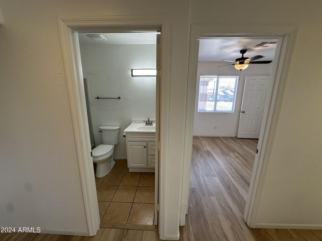 Image 53 of property listing at 2616 E SOUTHGATE Avenue 2, Phoenix, AZ 85040