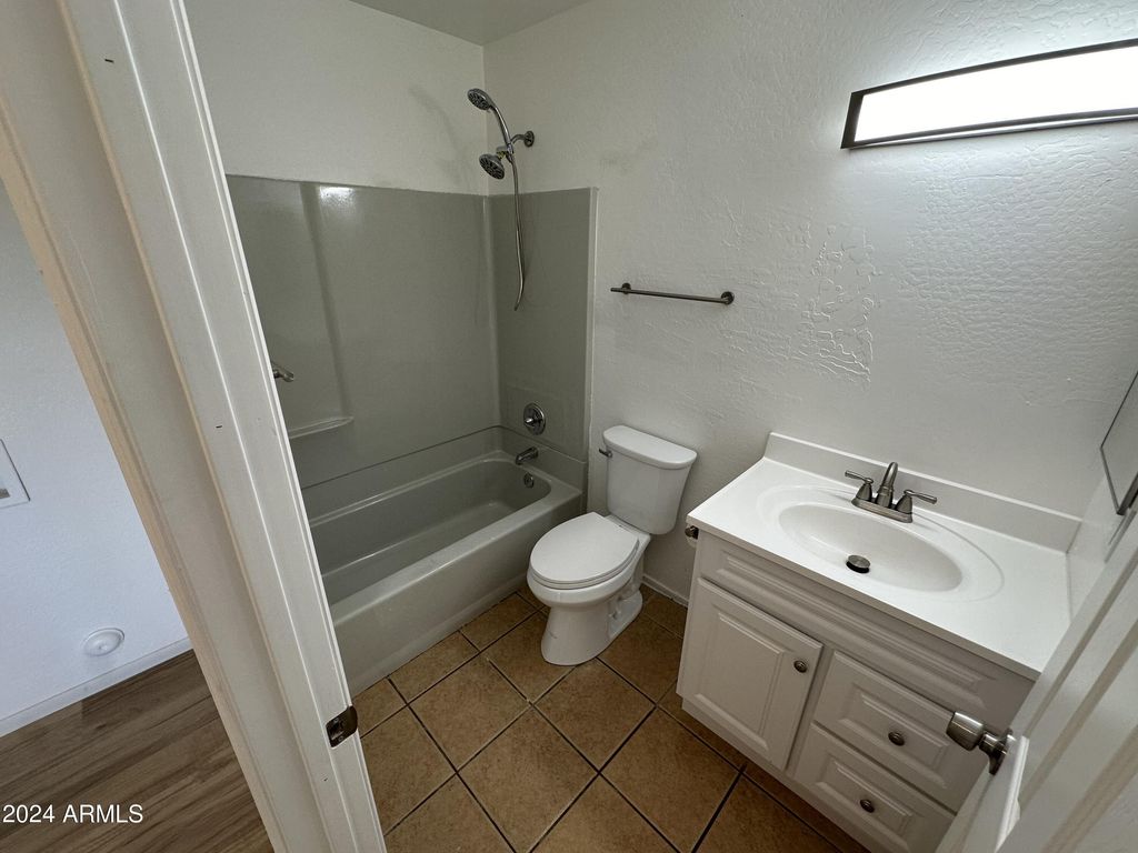 Image 54 of property listing at 2616 E SOUTHGATE Avenue 2, Phoenix, AZ 85040