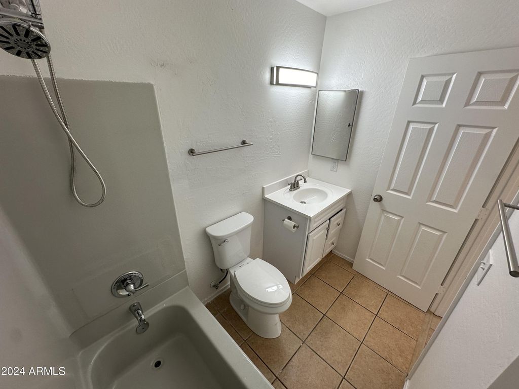 Image 55 of property listing at 2616 E SOUTHGATE Avenue 2, Phoenix, AZ 85040