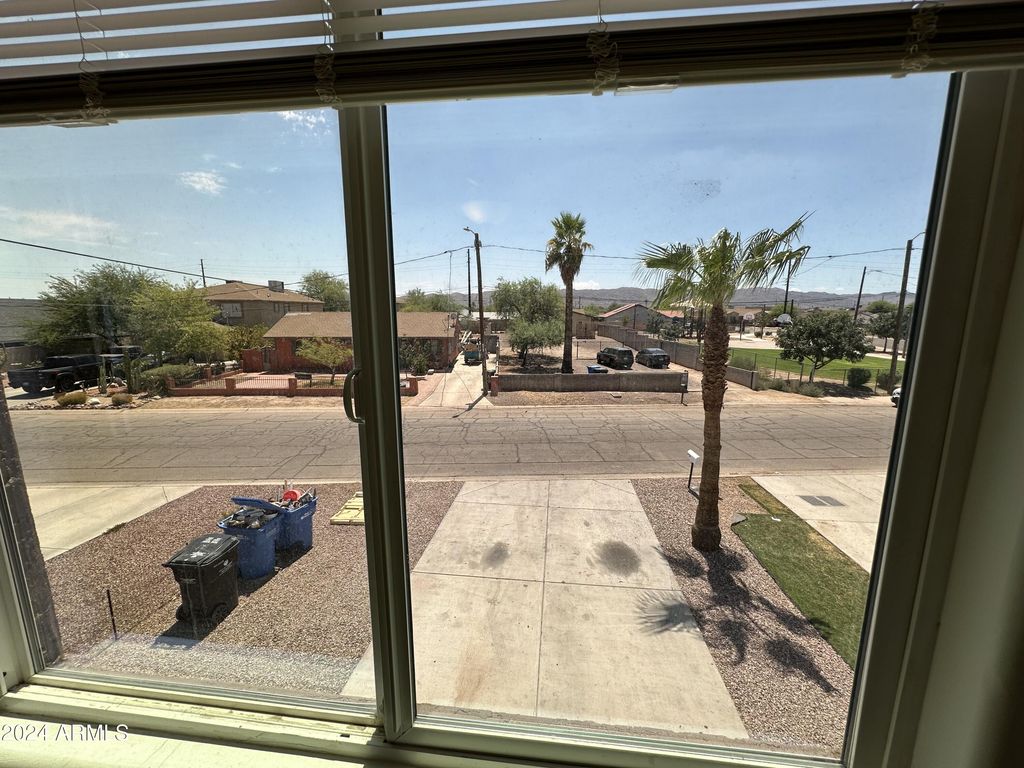 Image 68 of property listing at 2616 E SOUTHGATE Avenue 2, Phoenix, AZ 85040