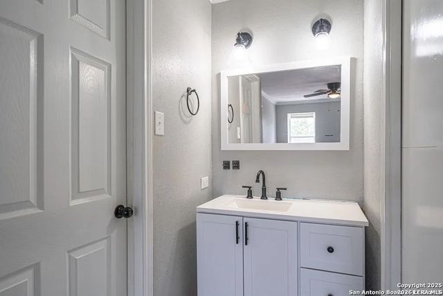 4515 Golf View Dr, San Antonio, TX 78223